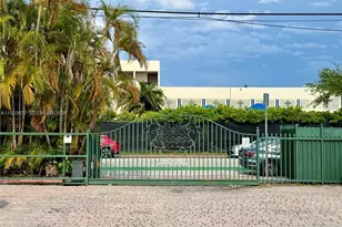 8620 Byron Ave, Miami Beach, FL 33141 - Photo 21