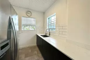 8620 Byron Ave, Miami Beach, FL 33141 - Photo 5