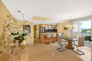 2401 Collins Ave, Miami Beach, FL 33140 - Photo 9