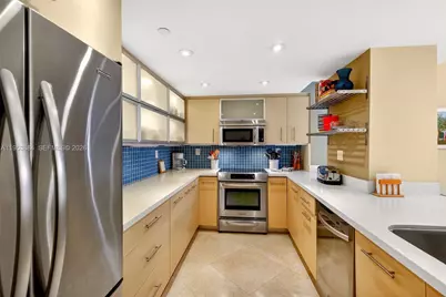 2401 Collins Ave #908, Miami Beach, FL 33140 - Photo 15