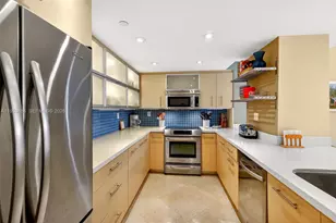 2401 Collins Ave, Miami Beach, FL 33140 - Photo 15