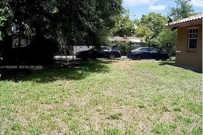 601 NW 97th St #601, Miami, FL 33150 - Photo 15