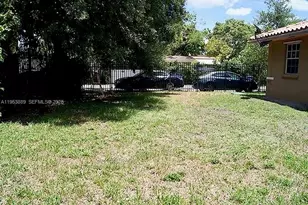 601 NW 97th St, Miami, FL 33150 - Photo 15