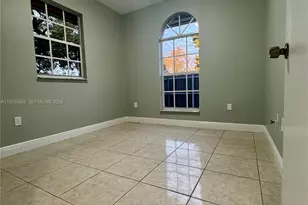 601 NW 97th St, Miami, FL 33150 - Photo 11