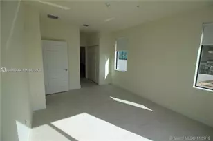 4745 NW 84th Ct, Doral, FL 33166 - Photo 7