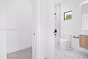 526 SW 2nd St, Miami, FL 33130 - Photo 21