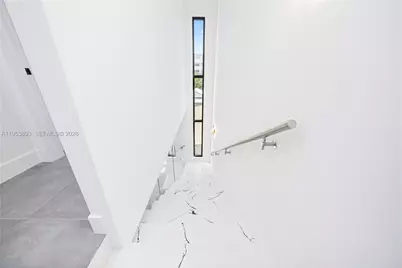 526 SW 2nd St #1, Miami, FL 33130 - Photo 23