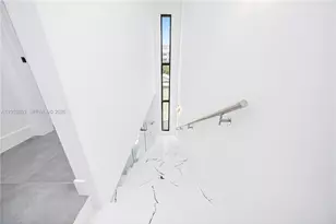 526 SW 2nd St, Miami, FL 33130 - Photo 23