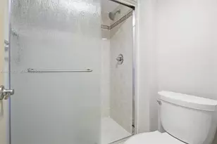 3731 N Country Club Dr, Aventura, FL 33180 - Photo 25