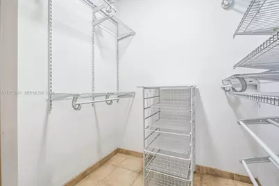 3731 N Country Club Dr #1421, Aventura, FL 33180 - Photo 13