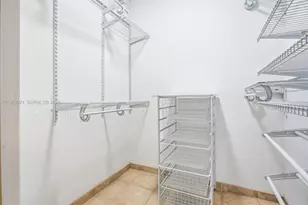 3731 N Country Club Dr, Aventura, FL 33180 - Photo 21