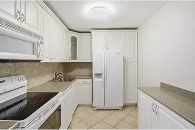 3731 N Country Club Dr #1421, Aventura, FL 33180 - Photo 7