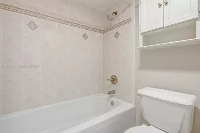 3731 N Country Club Dr #1421, Aventura, FL 33180 - Photo 11