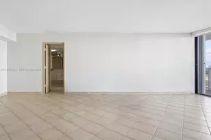 3731 N Country Club Dr, Aventura, FL 33180 - Photo 13