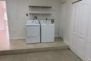 20030 NW 83rd Ct, Hialeah, FL 33015 - Photo 23