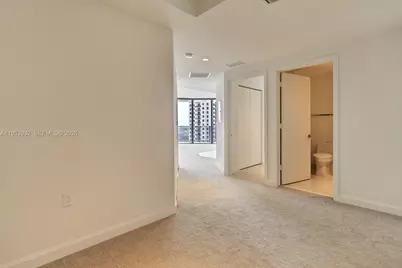 45 SW 9th St #1806, Miami, FL 33130 - Photo 3