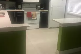 195 Lakeview Dr, Weston, FL 33326 - Photo 5