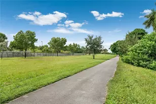 9340 Fontainebleau Blvd, Miami, FL 33172 - Photo 31