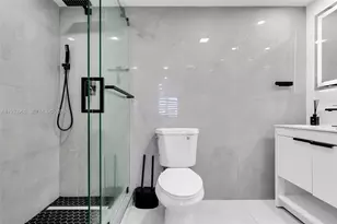 3800 Hillcrest Dr, Hollywood, FL 33021 - Photo 23