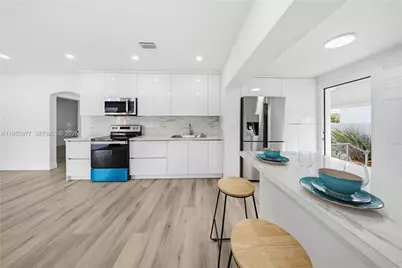 2260 NW 86th Ter, Miami, FL 33147 - Photo 9