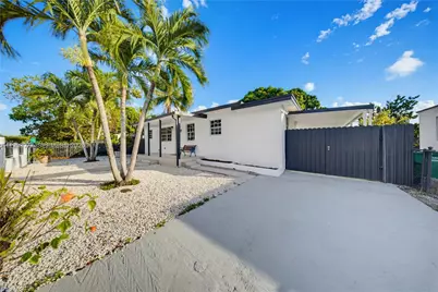 2260 NW 86th Ter, Miami, FL 33147 - Photo 5