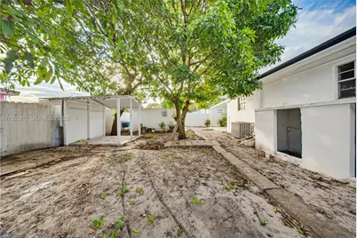 2260 NW 86th Ter, Miami, FL 33147 - Photo 29