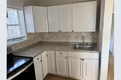 413 NW 63rd St, Miami, FL 33150 - Photo 31