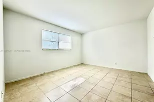 8000 Fairview Dr, Tamarac, FL 33321 - Photo 11