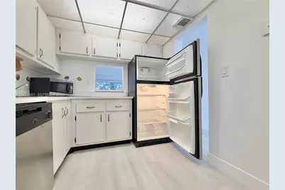 8000 Fairview Dr #203, Tamarac, FL 33321 - Photo 11