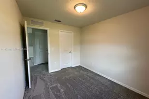 3235 N Watercress Dr, Lauderdale Lakes, FL 33311 - Photo 9