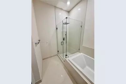 45 SW 9th St #4606, Miami, FL 33130 - Photo 25