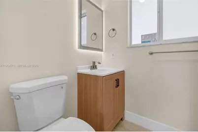 1721 S Treasure Dr, North Bay Village, FL 33141 - Photo 35