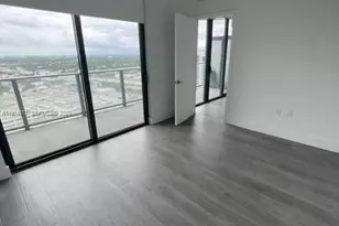 121 NE 34th St, Miami, FL 33137 - Photo 11