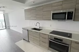 121 NE 34th St, Miami, FL 33137 - Photo 9