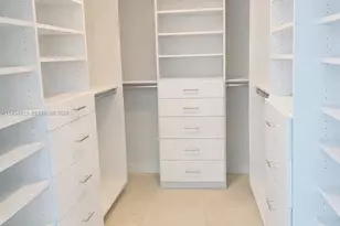 601 NE 36th St, Miami, FL 33137 - Photo 9