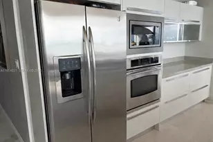 601 NE 36th St, Miami, FL 33137 - Photo 5