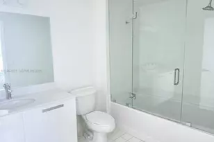 601 NE 36th St, Miami, FL 33137 - Photo 11