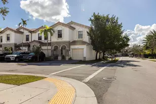 9860 NW 88th St, Doral, FL 33178 - Photo 3