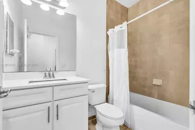 9860 NW 88th St, Doral, FL 33178 - Photo 27