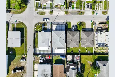 1886 NW 68th St, Miami, FL 33147 - Photo 55