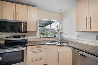 13930 Oak Ridge Dr, Davie, FL 33325 - Photo 15