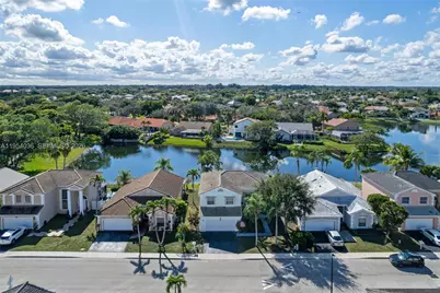 13930 Oak Ridge Dr, Davie, FL 33325 - Photo 51