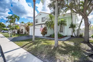 13930 Oak Ridge Dr, Davie, FL 33325 - Photo 3