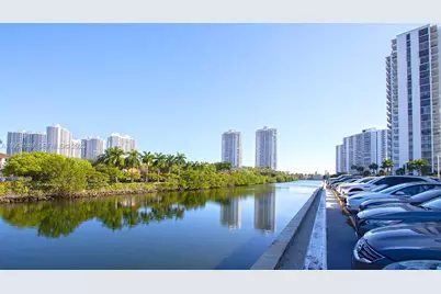 3675 N Country Club Dr #1102, Aventura, FL 33180 - Photo 3