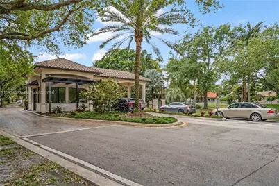 10356 Quito St, Cooper City, FL 33026 - Photo 15