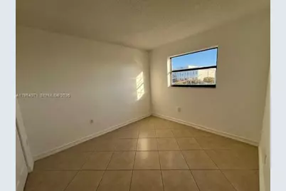 8075 NW 7th St #501, Miami, FL 33126 - Photo 7