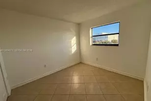 8075 NW 7th St, Miami, FL 33126 - Photo 7