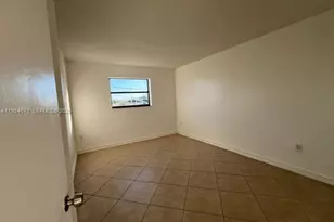 8075 NW 7th St, Miami, FL 33126 - Photo 11