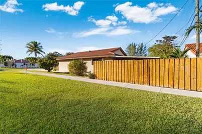 3895 SW 68th Ave, Miami, FL 33155 - Photo 15