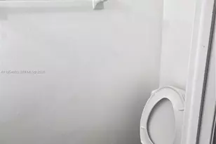 1095 W 40th St, Hialeah, FL 33012 - Photo 11